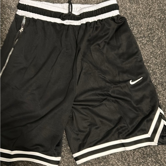 Nike Basketball Shorts: Black | Mens Size Large - Picture 2 of 3